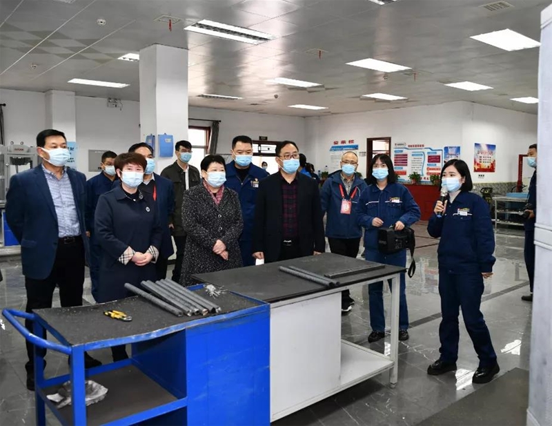 李秀華深入第八屆“陜鋼杯”職業(yè)技能競(jìng)賽各考點(diǎn)巡查考試情況